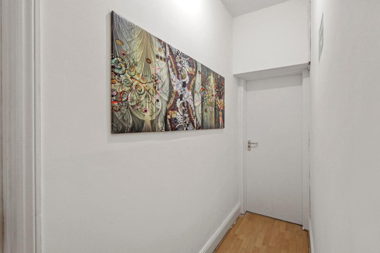 Stunning Studio Flat With Free On-Street Parking! พลัมสเตด ภายนอก รูปภาพ